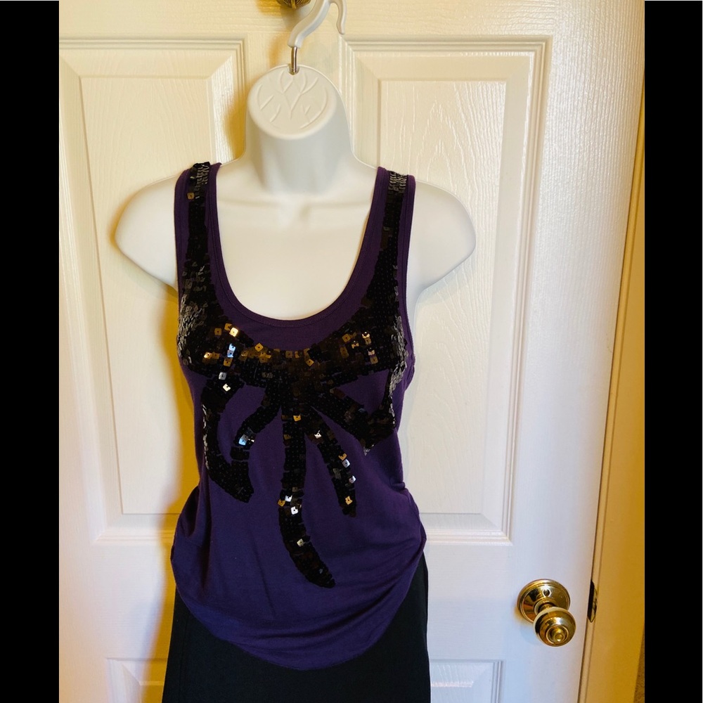 🤗 RACER BACK TOP WITH SEQUIN DETAIL ❣️